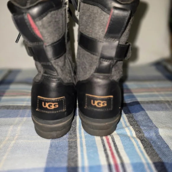 UGG Black Lace-Up Wool-Panel Combat Boots - Picture 6 of 7